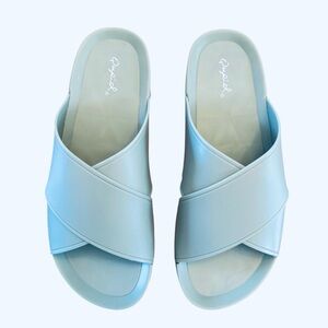 Movie and Tv Show Clothes NEW size 9 womens qupid sage green sandals